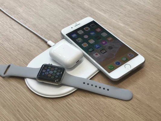 airpower-charging-iphone-watch-airpods.jpg_min (1).jpg airpower-charging-iphone-watch-airpods.jpg_min (1).jpg
